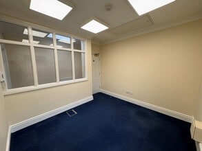 Navigation Rd, Chelmsford to rent Interior Photo- Image 2 of 5