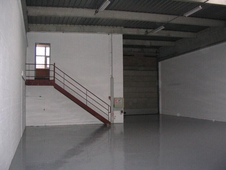 Light Industrial in Villepinte to rent - Building Photo - Image 3 of 11