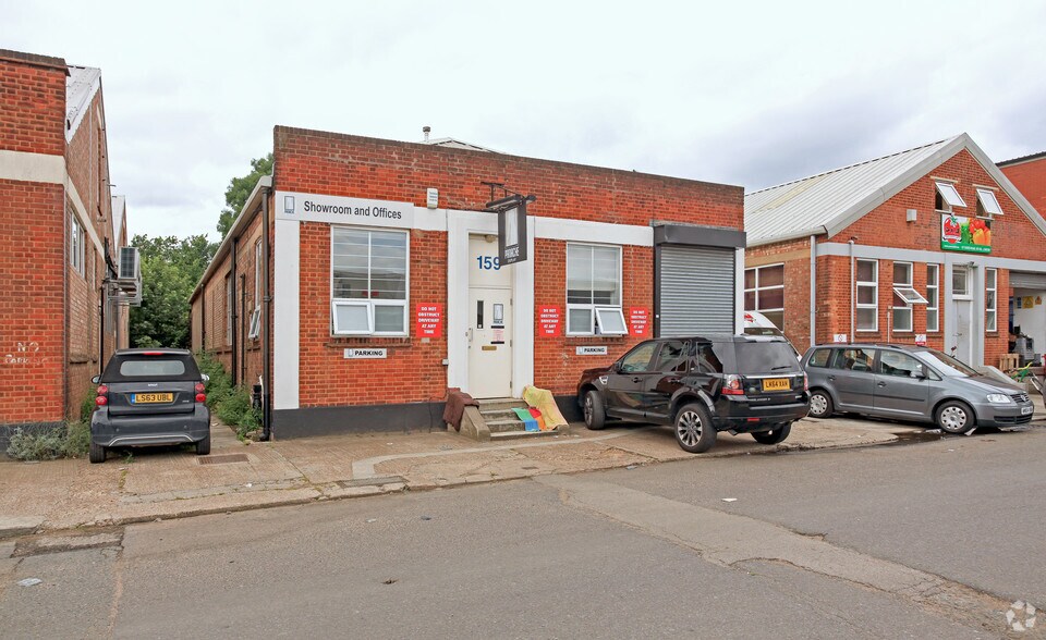159 Dukes Rd, London for sale - Primary Photo - Image 1 of 1