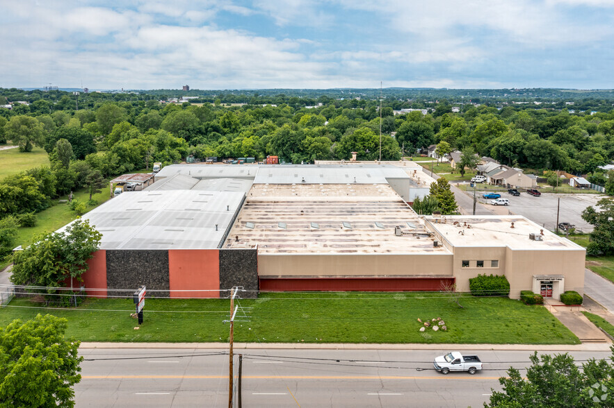 1224 N Lewis Ave, Tulsa, OK for rent - Building Photo - Image 2 of 3