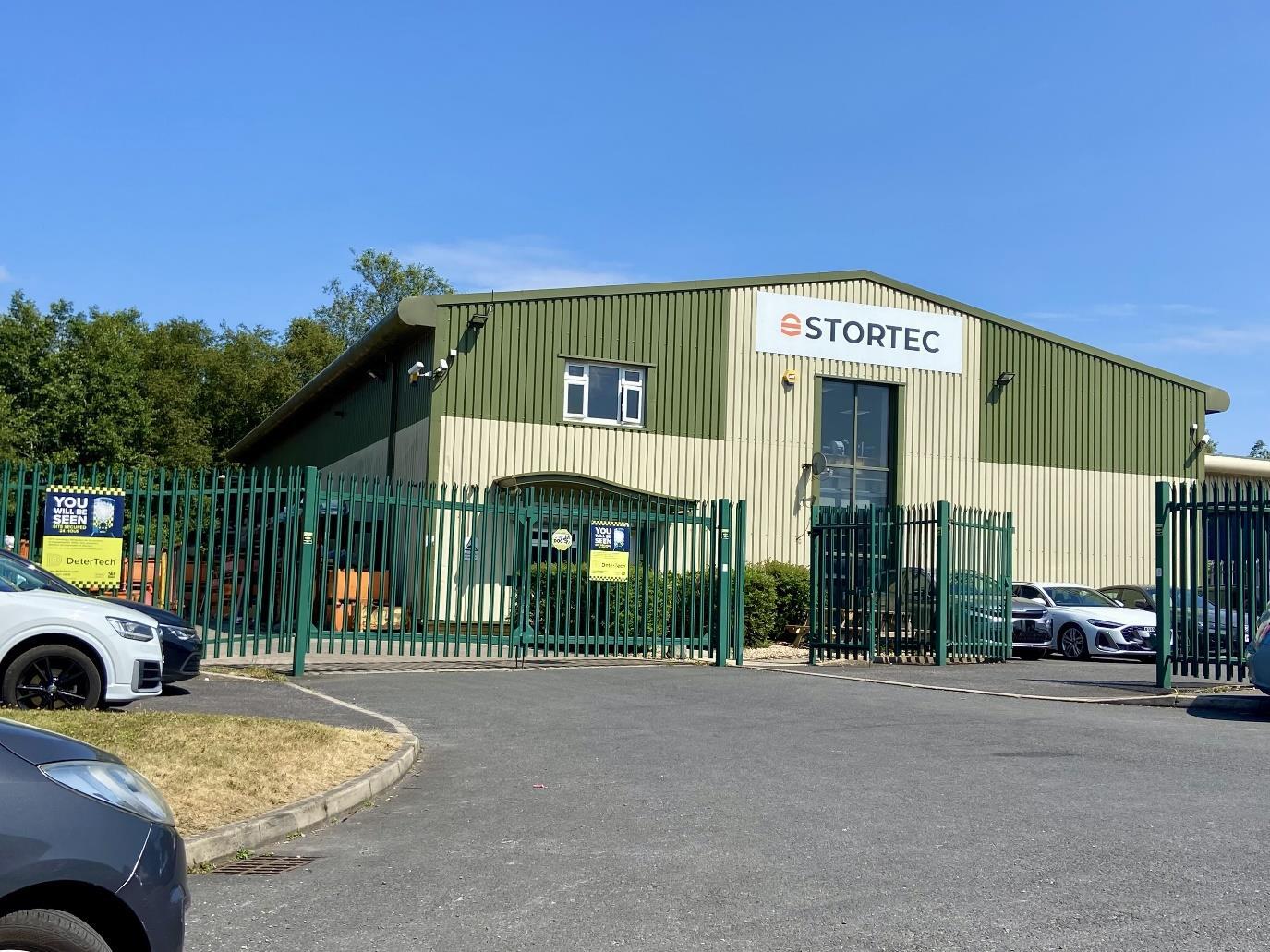Deanfield Dr, Clitheroe to rent Building Photo- Image 1 of 3