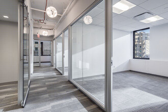 560 Lexington Ave, New York, NY for rent Interior Photo- Image 1 of 9