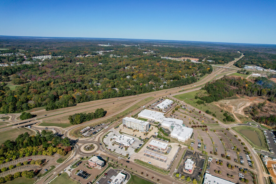 404 Enterprise Dr, Oxford, MS for sale - Building Photo - Image 3 of 43