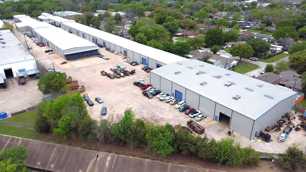 NW Houston Business Park | 130,984 SF portfolio of 2 properties for sale on LoopNet.co.uk - Building Photo - Image 3 of 9