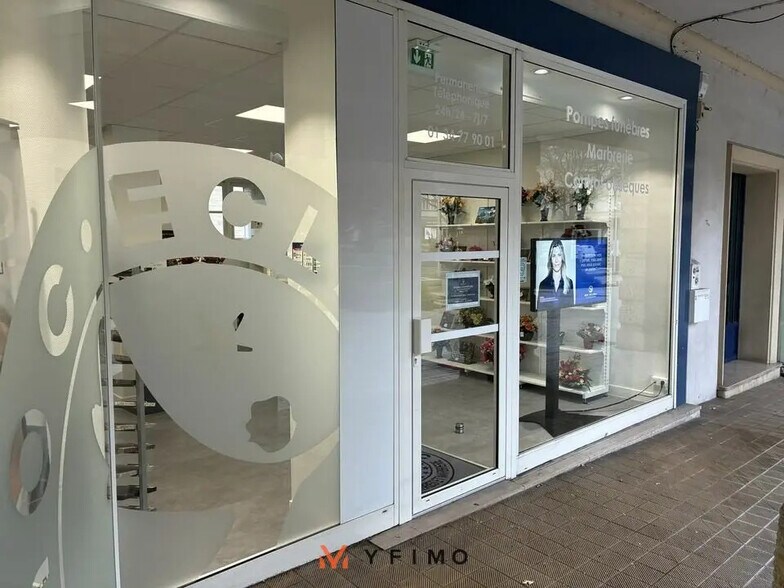 Retail in Mantes-la-Jolie for sale - Building Photo - Image 2 of 2