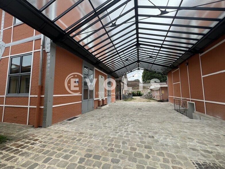 Office in Joinville-le-Pont to rent - Building Photo - Image 2 of 8