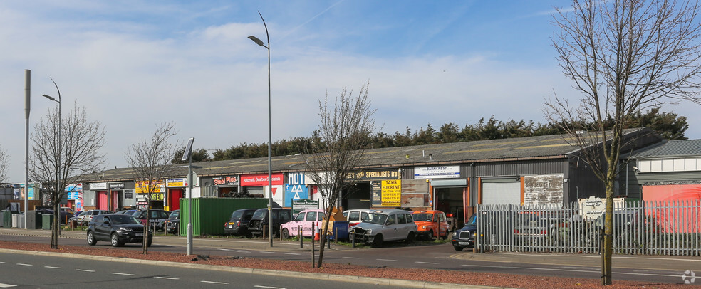 Fordview/New Road Industrial Estate. portfolio of 4 properties for sale on LoopNet.co.uk - Primary Photo - Image 1 of 4