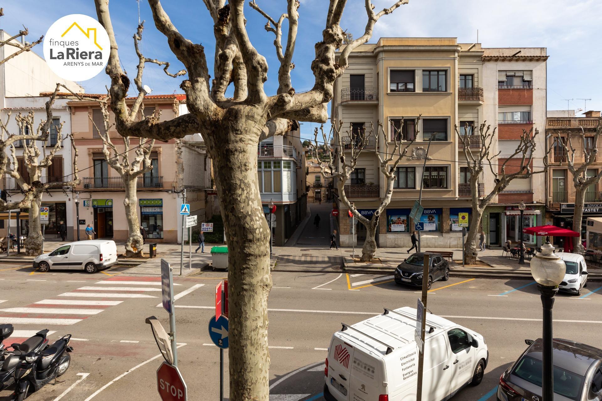 Office in Arenys de Mar, Barcelona to rent Primary Photo- Image 1 of 4