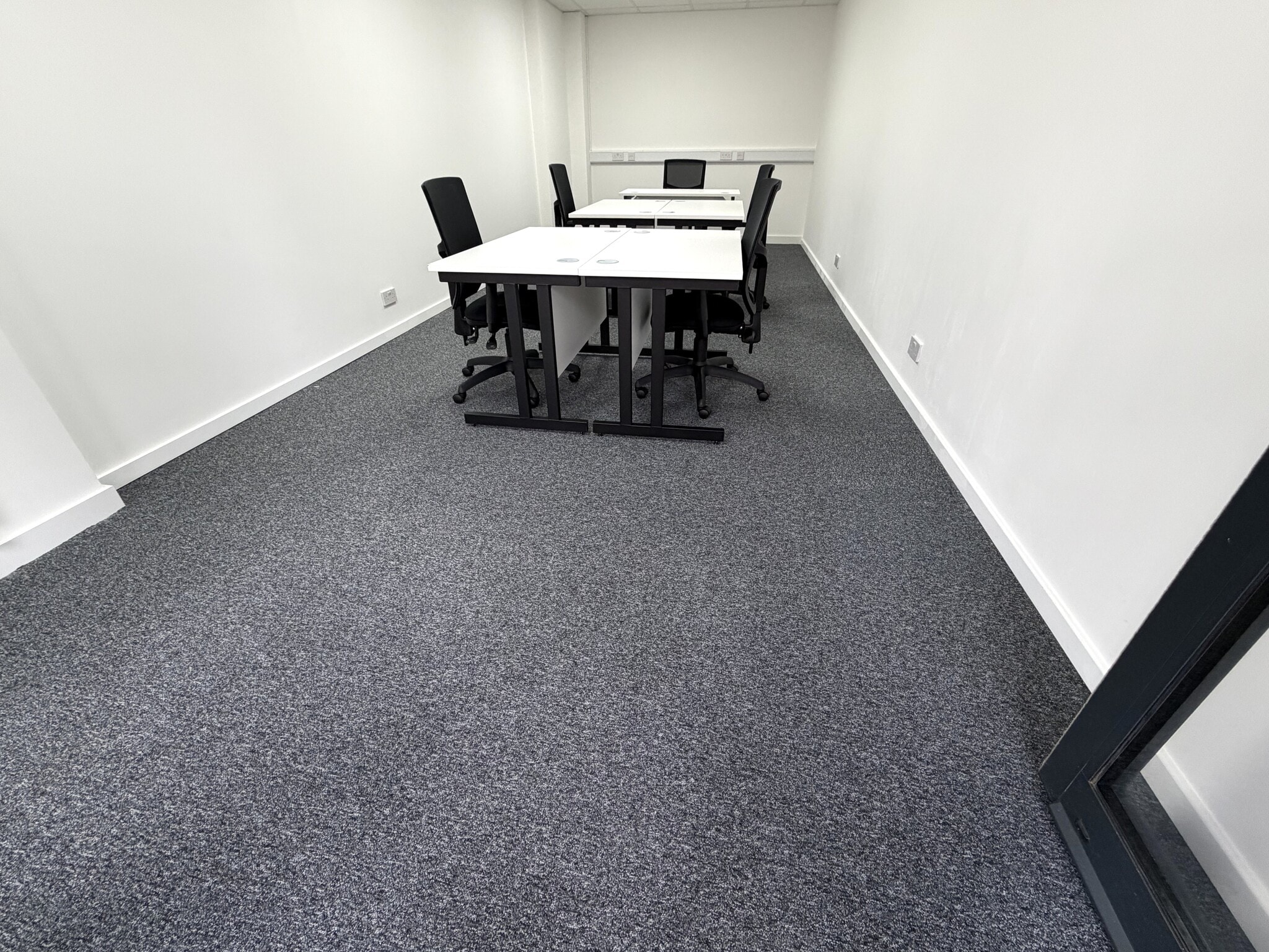 Howard Rd, Stanmore to rent Interior Photo- Image 1 of 13