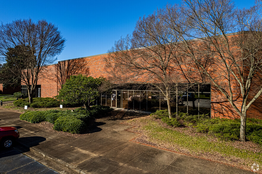 1811 W Oak Pky, Marietta, GA for rent - Building Photo - Image 3 of 5