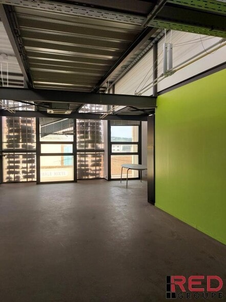 Office in Marseille for sale - Interior Photo - Image 2 of 8