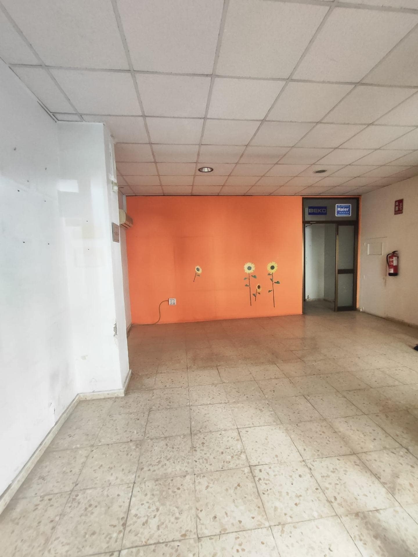 Retail in Reus, Tarragona to rent Interior Photo- Image 1 of 4