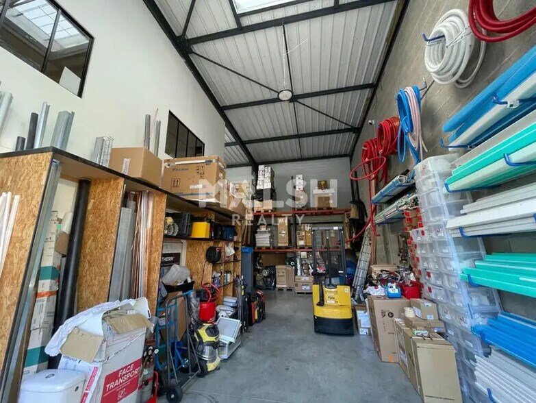 Light Industrial in Chaponost to rent - Interior Photo - Image 3 of 12