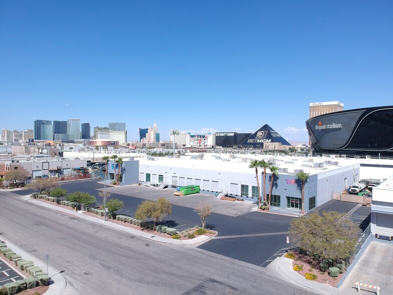 5440 Procyon St, Las Vegas, NV for rent - Building Photo - Image 1 of 2