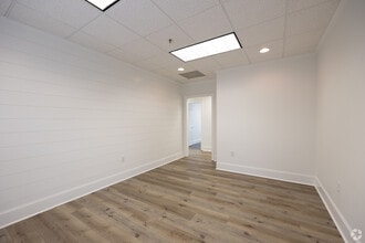 284 S Main St, Alpharetta, GA to rent Building Photo- Image 2 of 4