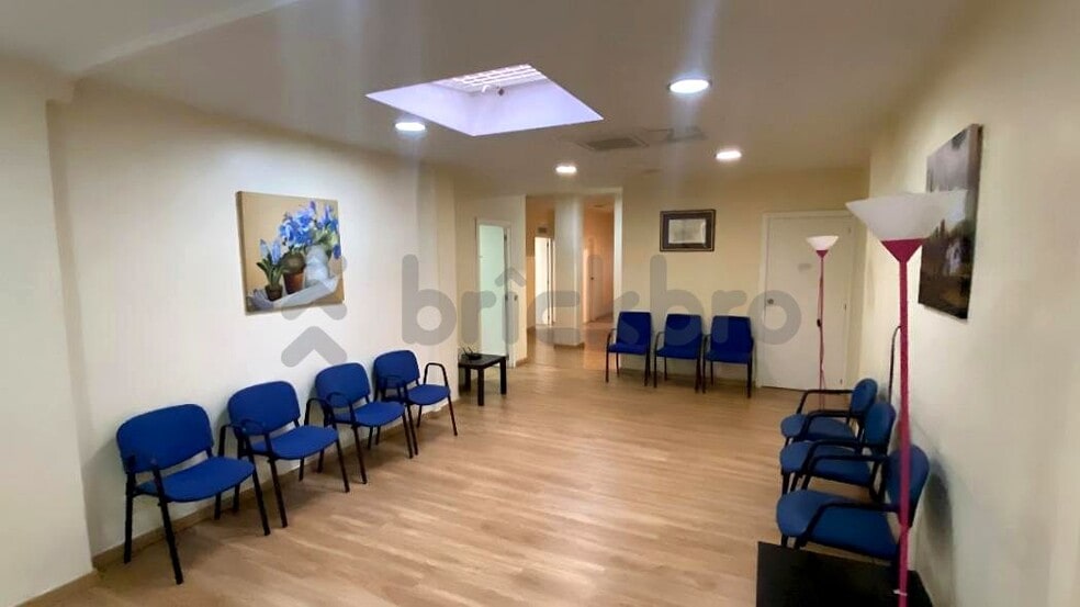 Retail in Madrid, Madrid to rent - Interior Photo - Image 2 of 5