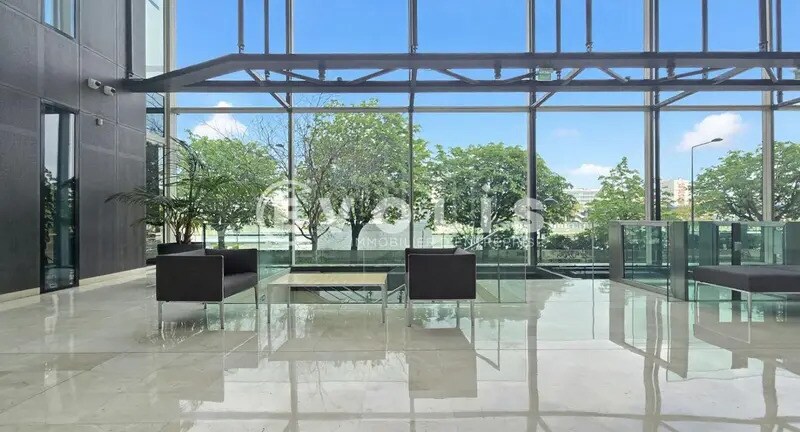 Office in Ivry-sur-Seine to rent Building Photo- Image 1 of 17