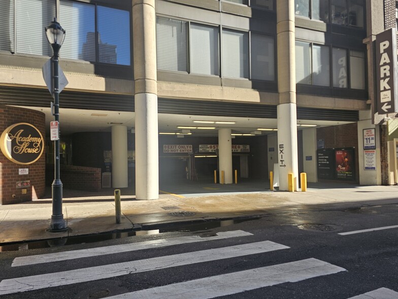 1422-26 Locust Street #PARKING, Philadelphia, PA for sale - Primary Photo - Image 1 of 5