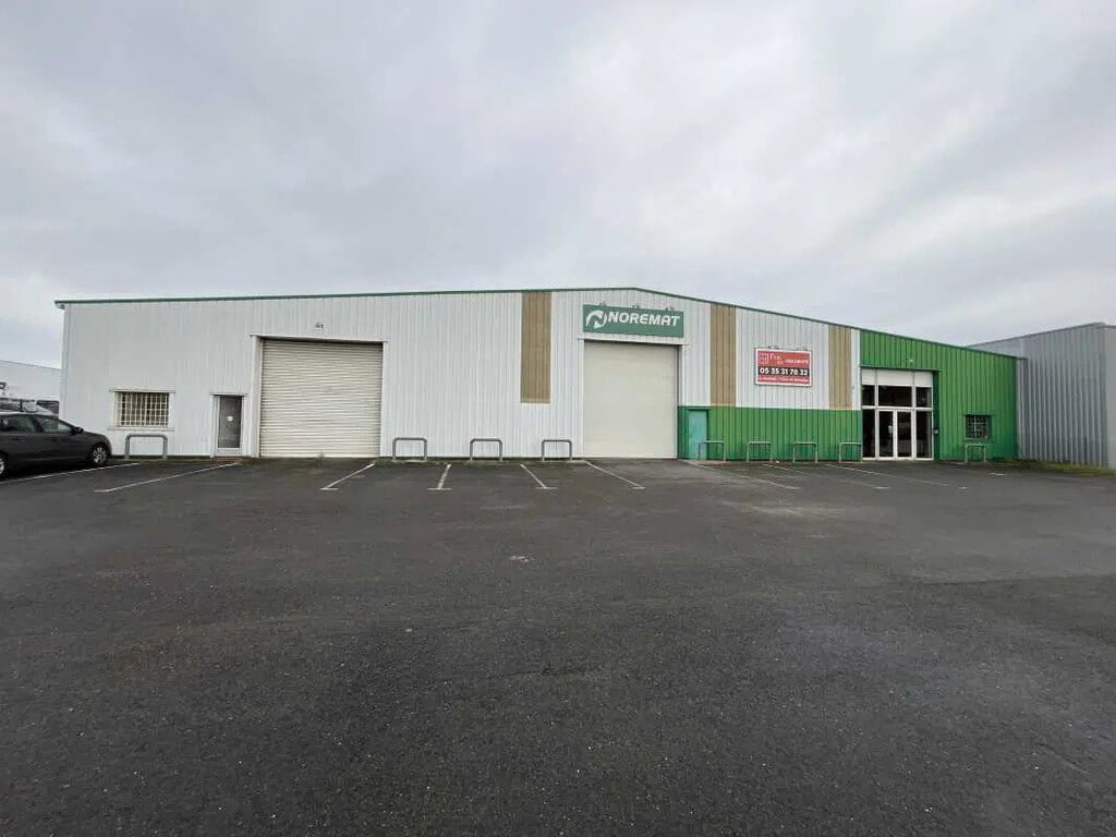 Vente Local d'activités 1 200 m² - Photo 1