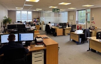 94-100 Silver St, Enfield to rent Interior Photo- Image 1 of 1