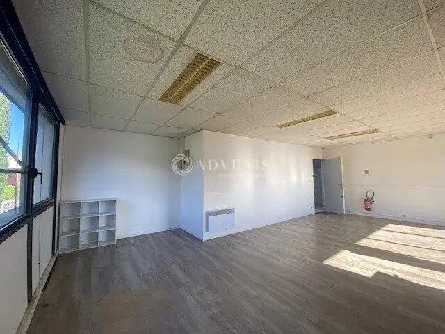 Location Bureaux 60 m² à 133 m² - Photo 1