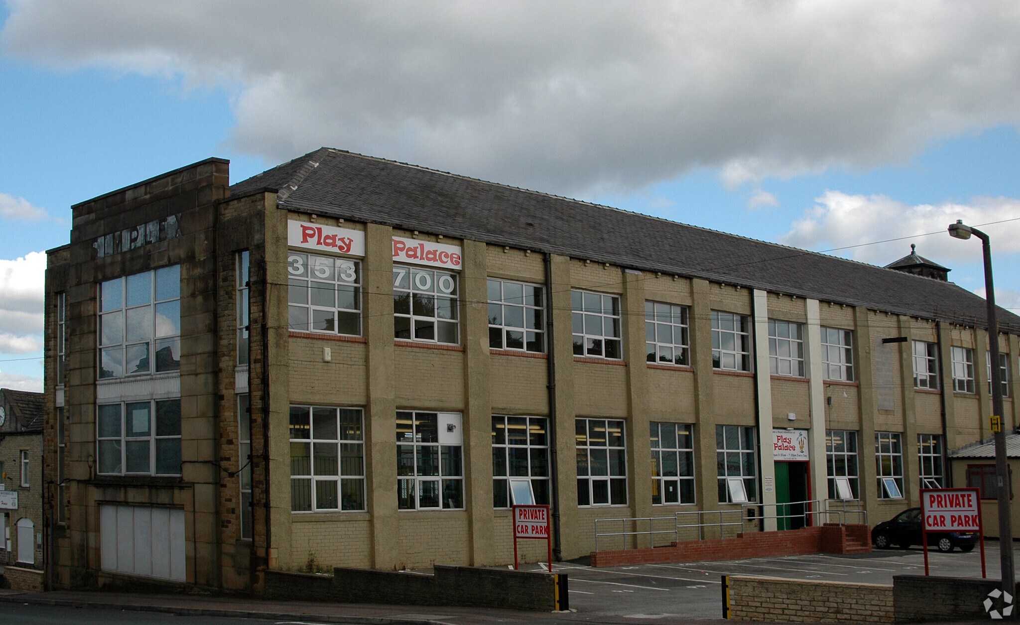 West Para, Halifax for sale Primary Photo- Image 1 of 1