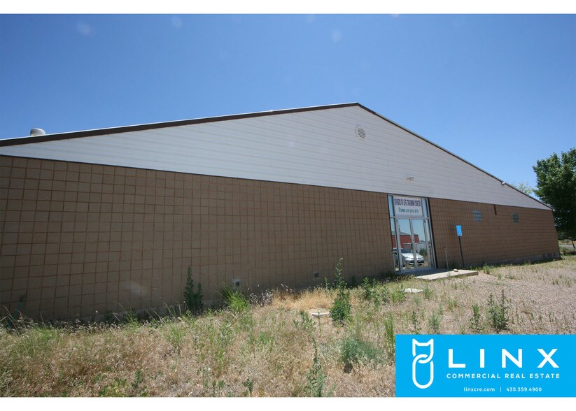 1002 Chinle Dr, Kanab 84741 UK