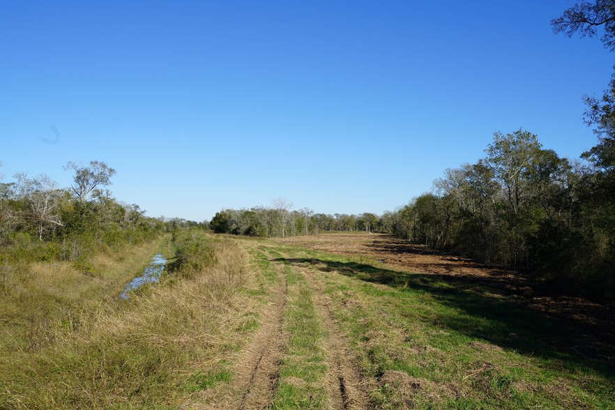 813 County Road 130, Wharton, TX for sale - Primary Photo - Image 1 of 1