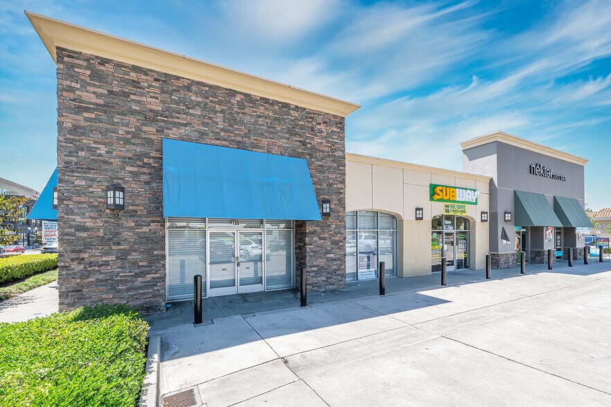 100-136 W Foothill Blvd, Azusa, CA for rent - Building Photo - Image 3 of 14