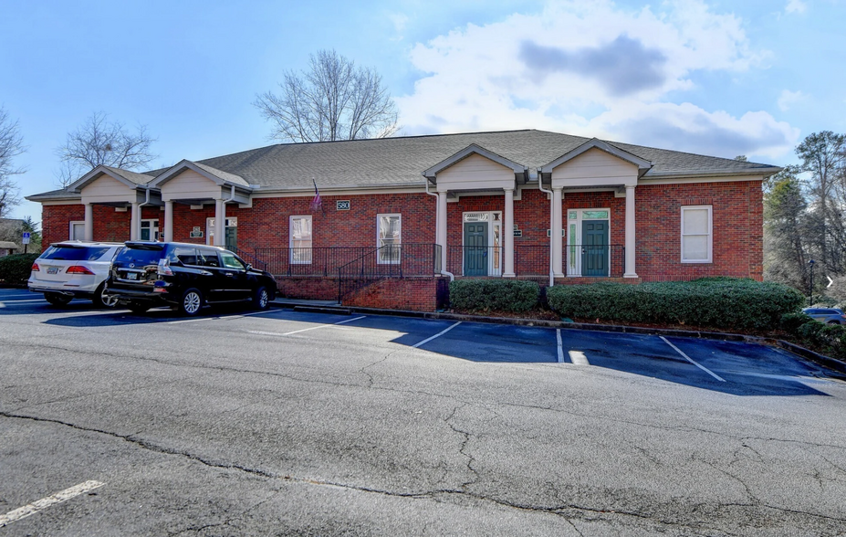 580 W Crossville Rd, Roswell, GA for sale - Building Photo - Image 1 of 1