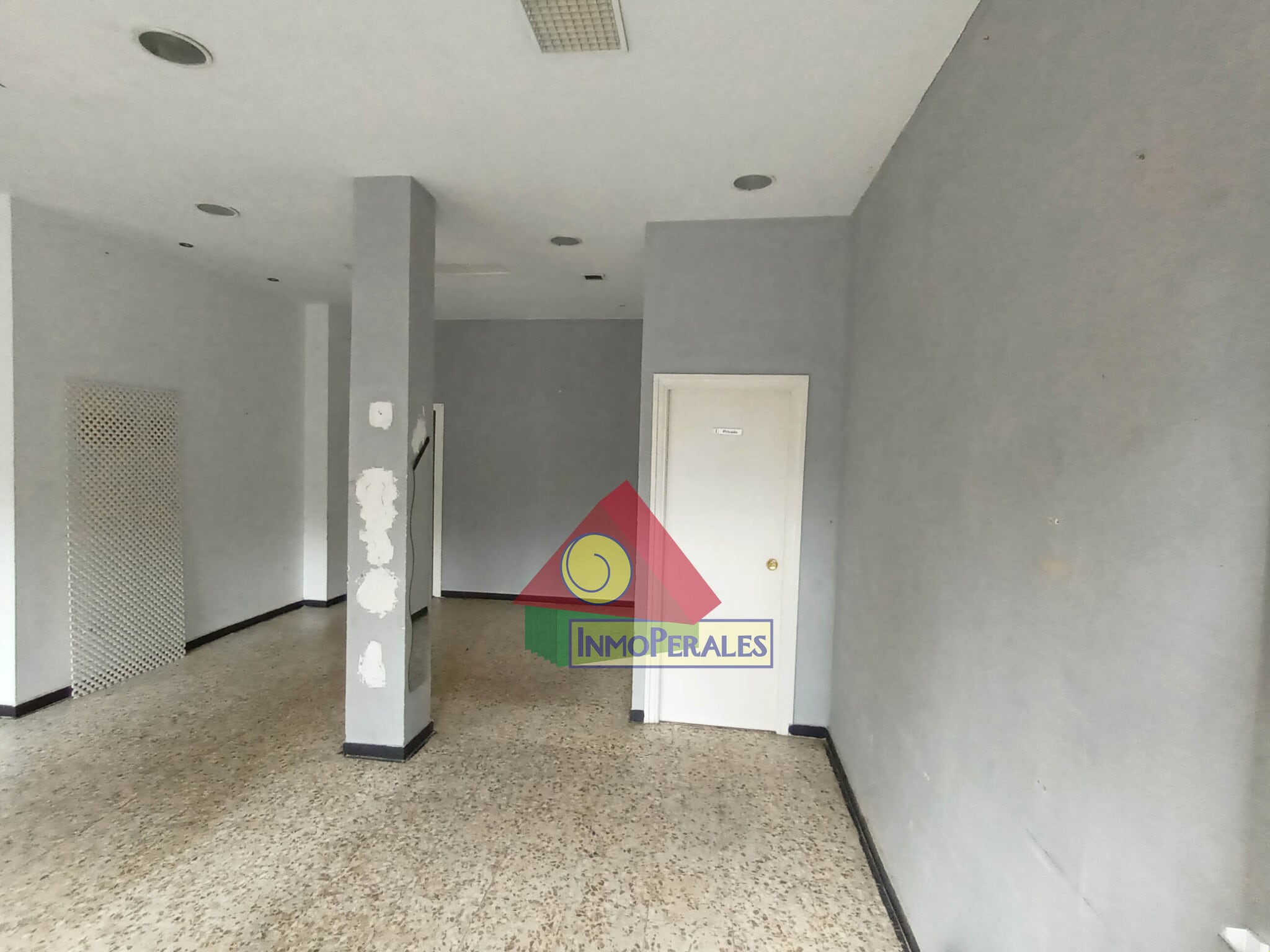Retail in Madrid, Madrid to rent Interior Photo- Image 1 of 3