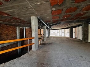 Retail in Vilanova i la Geltrú, Barcelona to rent Interior Photo- Image 2 of 4