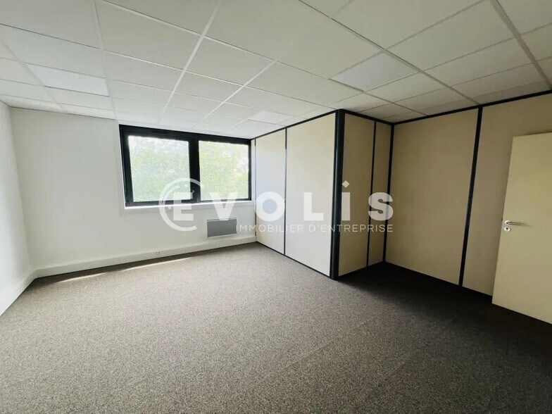 Office in Lognes to rent - Interior Photo - Image 3 of 8