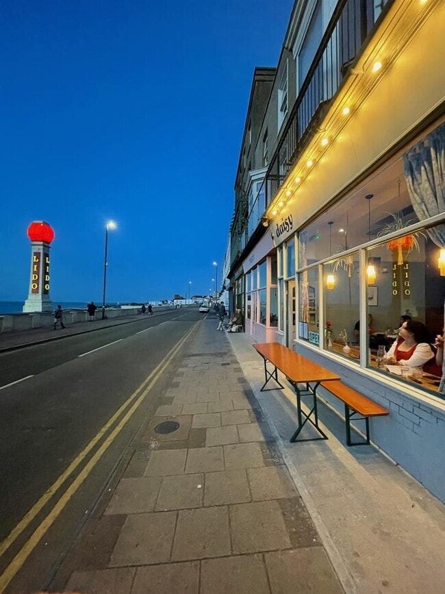 More details for 19 Cliff Ter, Margate - Retail to Rent