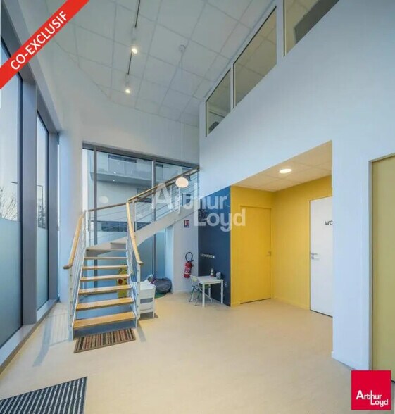 Retail in Rennes for sale - Lobby - Image 2 of 9