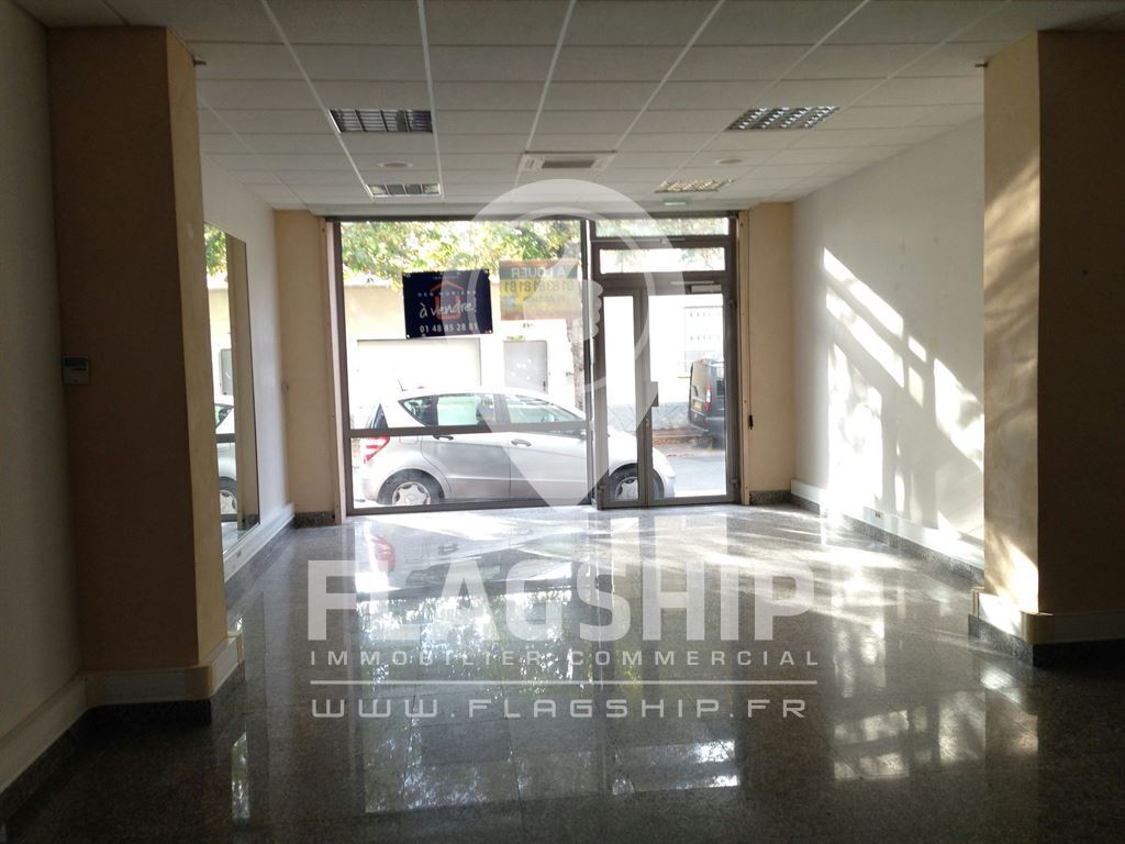 Retail in Saint-Maur-des-Fossés to rent Interior Photo- Image 1 of 8