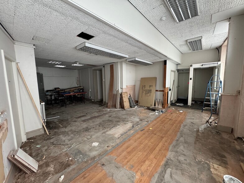 139-143 Queen St, Withernsea for sale - Building Photo - Image 3 of 30