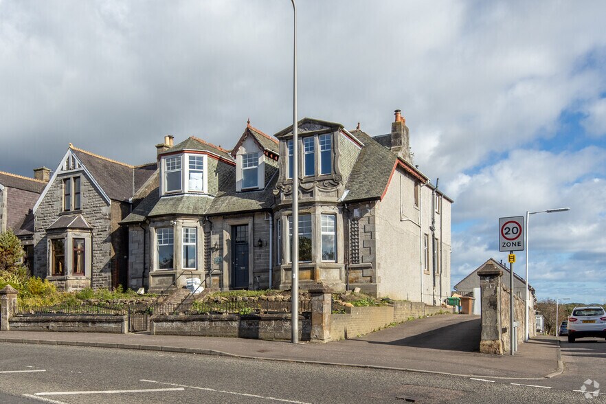 74 Perth Rd, Cowdenbeath for sale - Primary Photo - Image 1 of 1