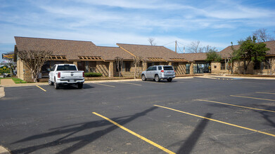 1717 N Mays St, Round Rock, TX for rent Primary Photo- Image 1 of 12