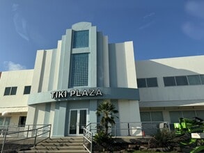 101 Tiki Dr, Tiki Island, TX to rent Building Photo- Image 2 of 2