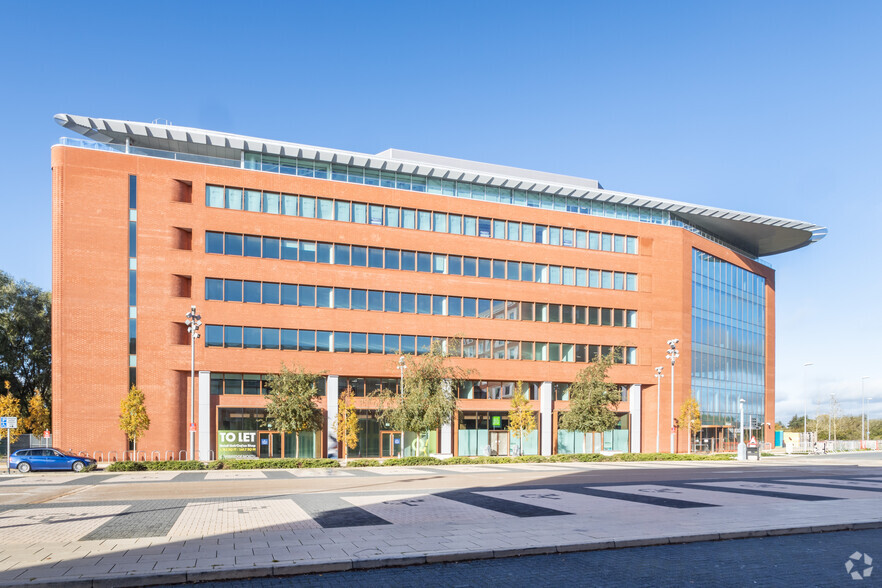 One Cambridge Square, Cambridge for rent - Building Photo - Image 1 of 17