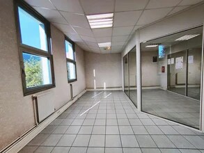 Office in Villiers-sur-Marne for sale Interior Photo- Image 2 of 4