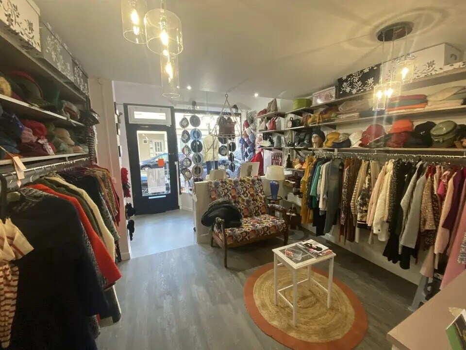 Retail in Le Havre for sale Interior Photo- Image 1 of 6