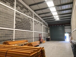 33 Bellingham Dr, Newcastle Upon Tyne to rent Interior Photo- Image 2 of 5