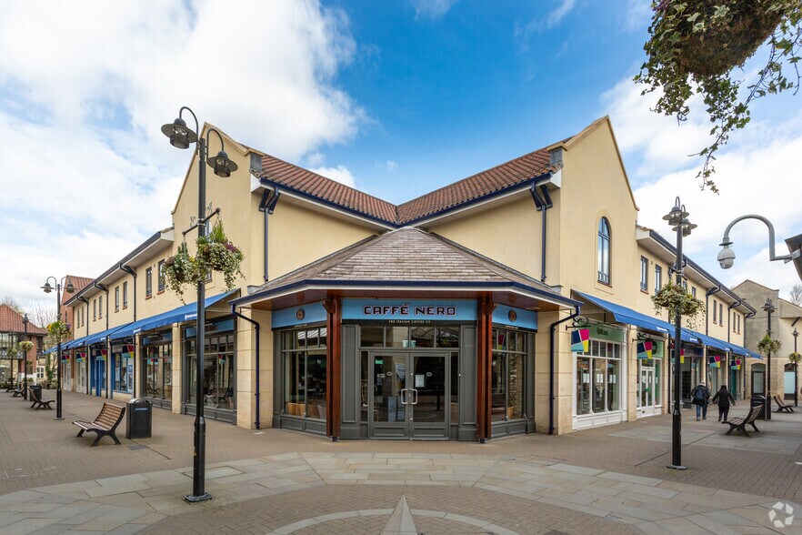 14-23 Borough Para, Chippenham for sale - Primary Photo - Image 1 of 1