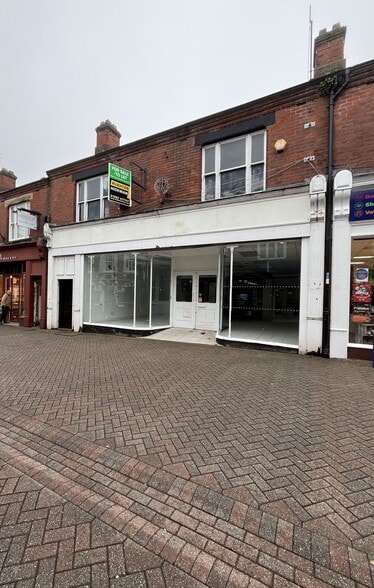 12 High St, Swadlincote to rent - Primary Photo - Image 1 of 2