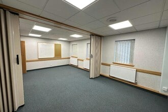 1A Abbotsford Rd, Cumbernauld to rent Interior Photo- Image 2 of 4