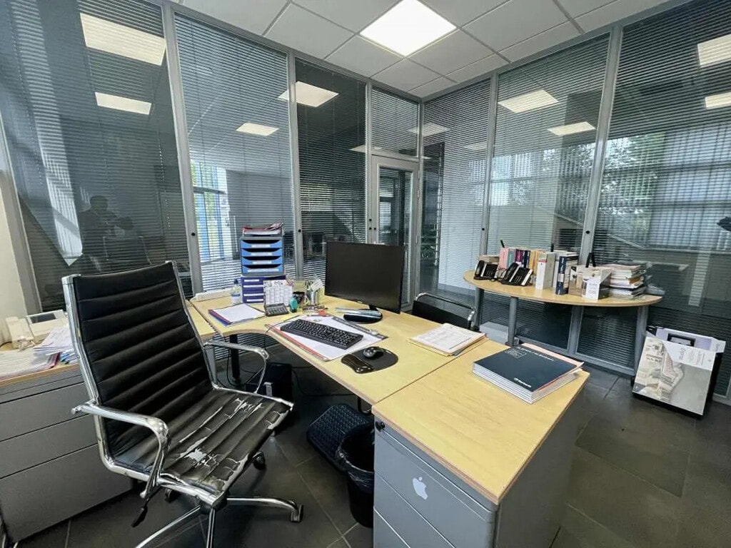 Location Bureaux 15 m² - Photo 1