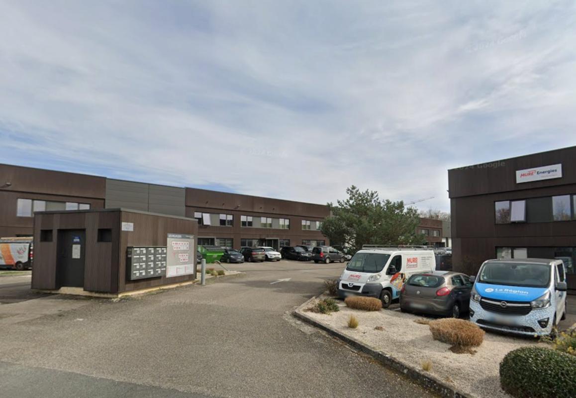 Light Industrial in Dardilly to rent Building Photo- Image 1 of 2