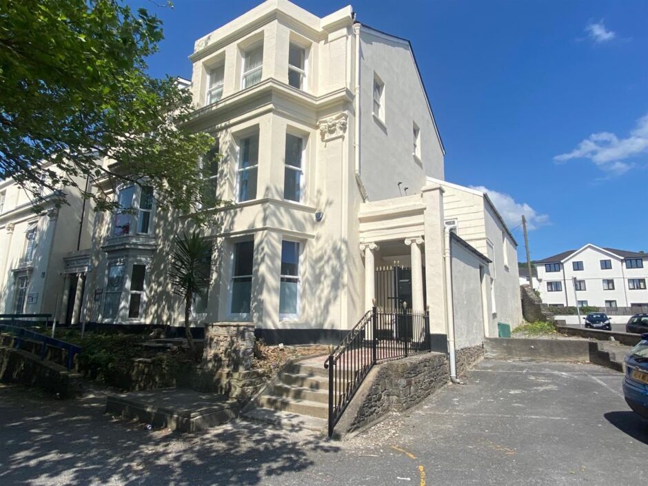 148 St Helens Rd, Swansea for sale Primary Photo- Image 1 of 1